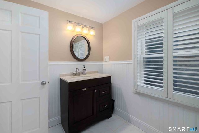 140 Round Hill Road, North Haven, CT 06473