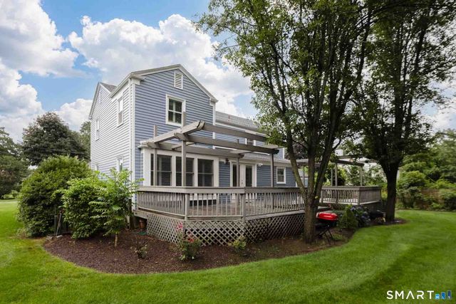 140 Round Hill Road, North Haven, CT 06473