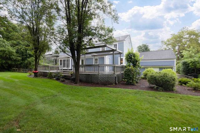 140 Round Hill Road, North Haven, CT 06473