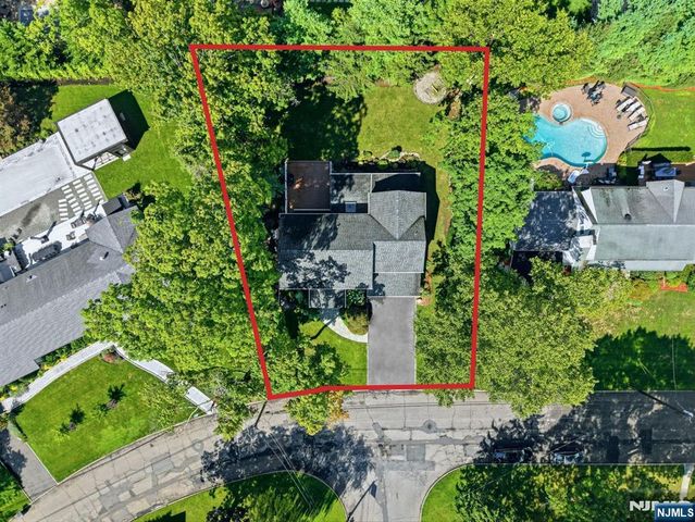 97 Lawrence Parkway, Tenafly, NJ 07670