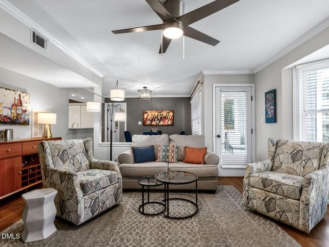 1061 Wirewood Drive 204, Raleigh, NC 27605