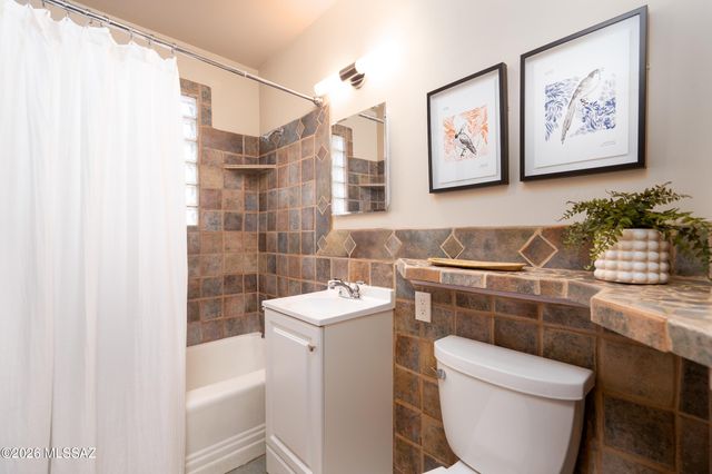 2633 E Manchester Street, Tucson, AZ 85716