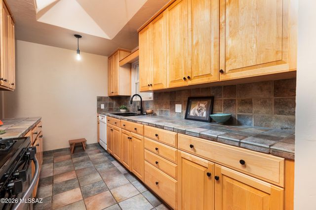 2633 E Manchester Street, Tucson, AZ 85716