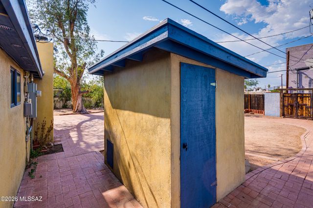 2633 E Manchester Street, Tucson, AZ 85716