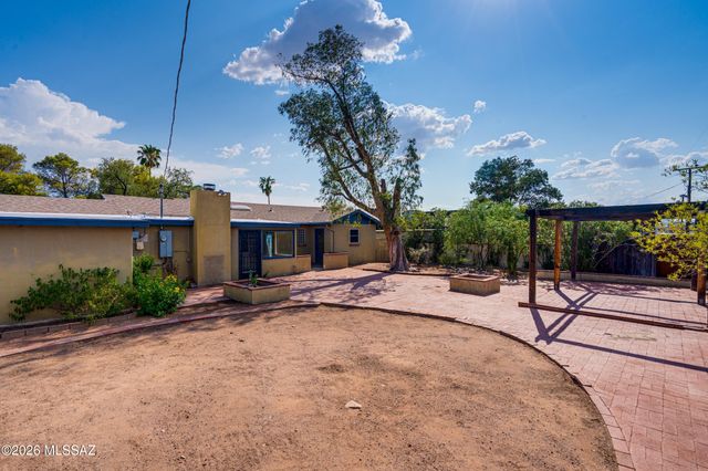 2633 E Manchester Street, Tucson, AZ 85716