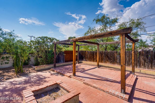2633 E Manchester Street, Tucson, AZ 85716