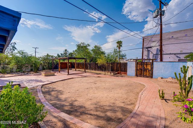 2633 E Manchester Street, Tucson, AZ 85716