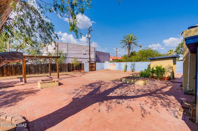 2633 E Manchester Street, Tucson, AZ 85716
