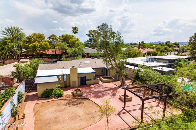2633 E Manchester Street, Tucson, AZ 85716