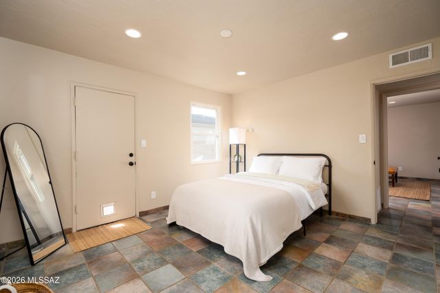 2633 E Manchester Street, Tucson, AZ 85716