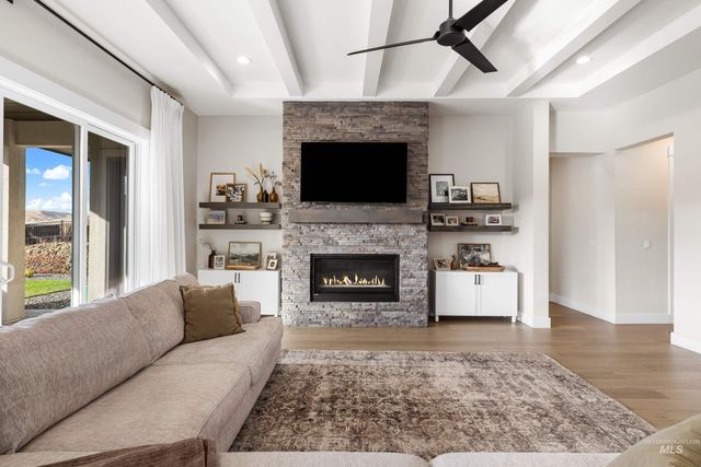 18249 N Burnt Car Way, Boise, ID 83714