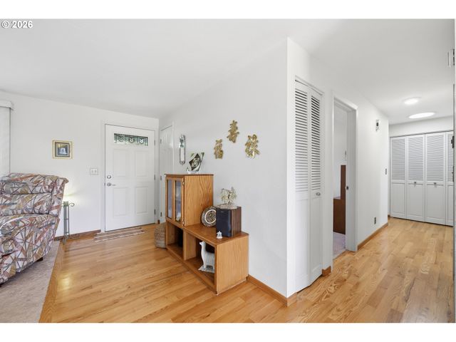 27805 GREEN OAKS Dr, Eugene, OR 97402