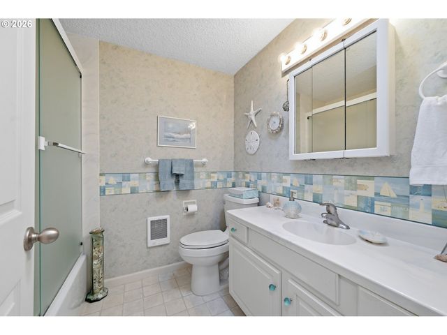 27805 GREEN OAKS Dr, Eugene, OR 97402