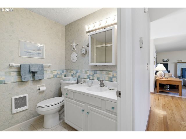 27805 GREEN OAKS Dr, Eugene, OR 97402