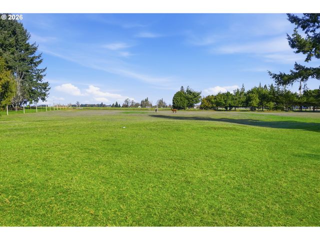 27805 GREEN OAKS Dr, Eugene, OR 97402