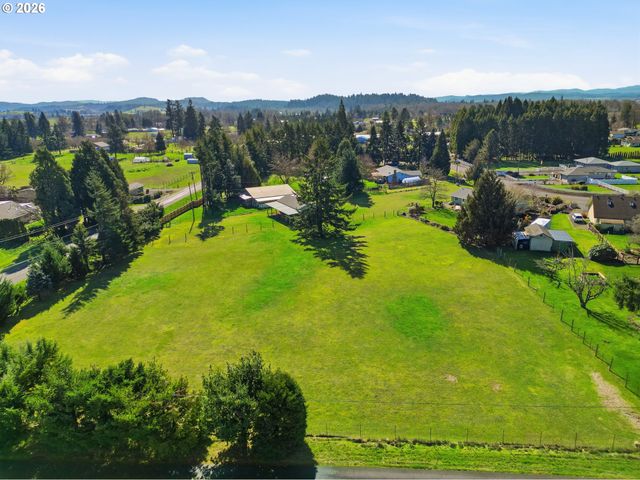 27805 GREEN OAKS Dr, Eugene, OR 97402