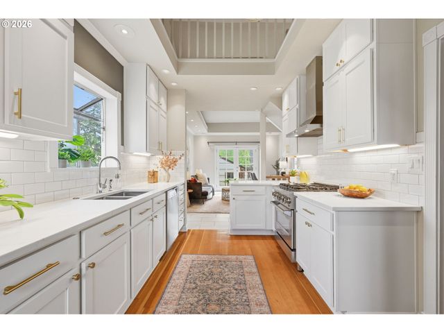 5926 Ne 24TH Ave, Portland, OR 97211