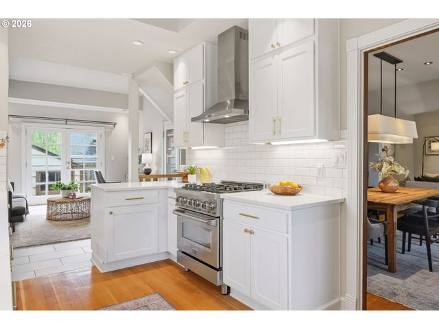 5926 Ne 24TH Ave, Portland, OR 97211