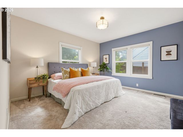 5926 Ne 24TH Ave, Portland, OR 97211