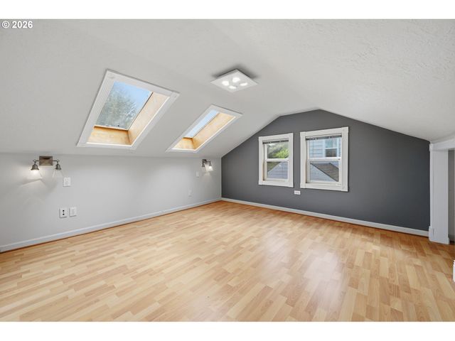 5926 Ne 24TH Ave, Portland, OR 97211