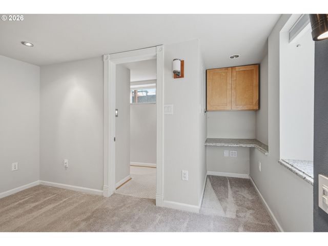 5926 Ne 24TH Ave, Portland, OR 97211