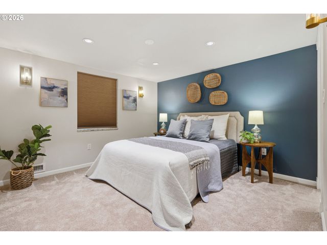 5926 Ne 24TH Ave, Portland, OR 97211