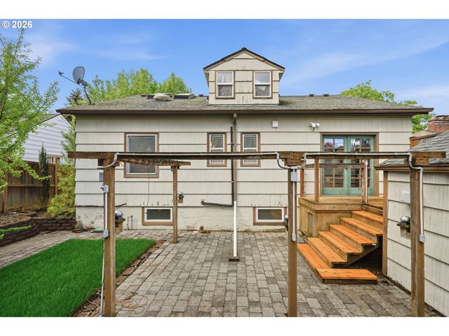 5926 Ne 24TH Ave, Portland, OR 97211