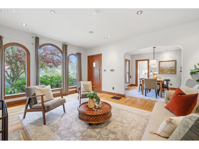 5926 Ne 24TH Ave, Portland, OR 97211