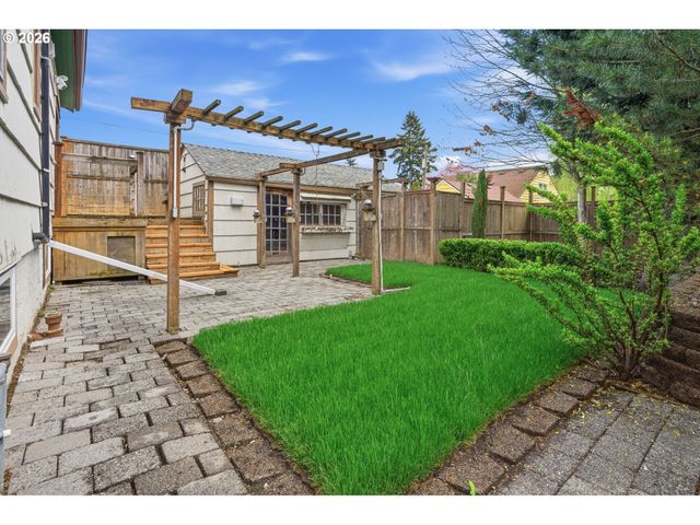 5926 Ne 24TH Ave, Portland, OR 97211