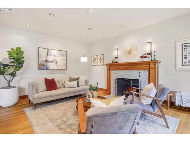 5926 Ne 24TH Ave, Portland, OR 97211