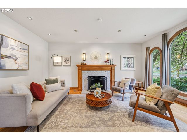 5926 Ne 24TH Ave, Portland, OR 97211