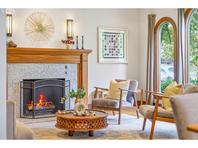 5926 Ne 24TH Ave, Portland, OR 97211