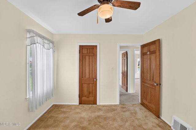 586 Sylvandale Avenue, Oregon, OH 43616