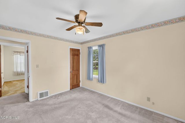 586 Sylvandale Avenue, Oregon, OH 43616