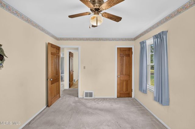 586 Sylvandale Avenue, Oregon, OH 43616