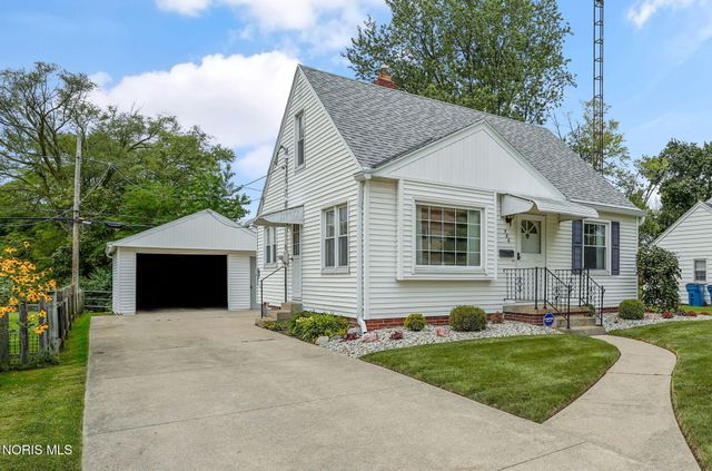 586 Sylvandale Avenue, Oregon, OH 43616