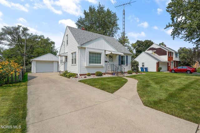 586 Sylvandale Avenue, Oregon, OH 43616