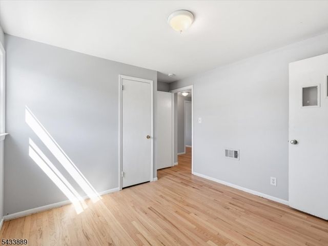 27 Carolyn Rd, Belleville Twp., NJ 07109