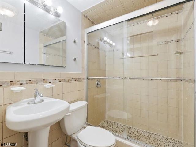 27 Carolyn Rd, Belleville Twp., NJ 07109