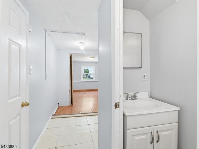 27 Carolyn Rd, Belleville Twp., NJ 07109