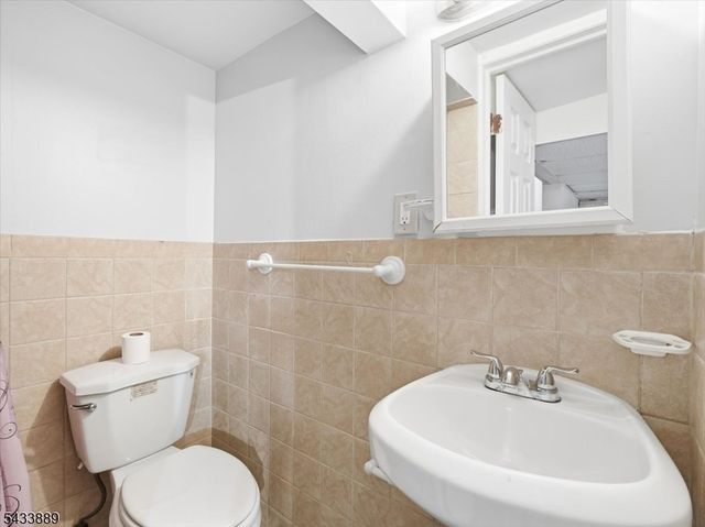 27 Carolyn Rd, Belleville Twp., NJ 07109
