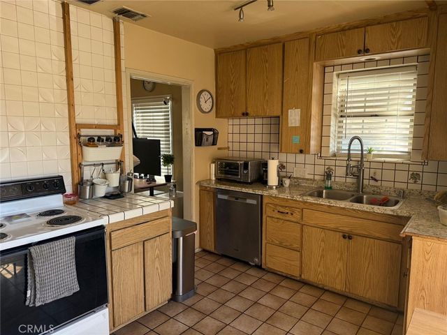 416 Oakdale Drive, Claremont, CA 91711