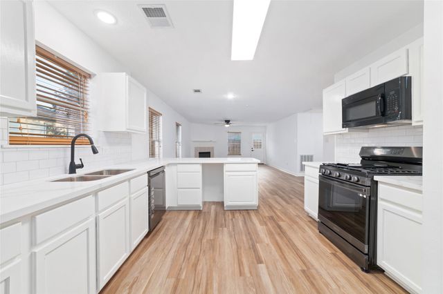 21911 Willow Shade Lane, Tomball, TX 77375