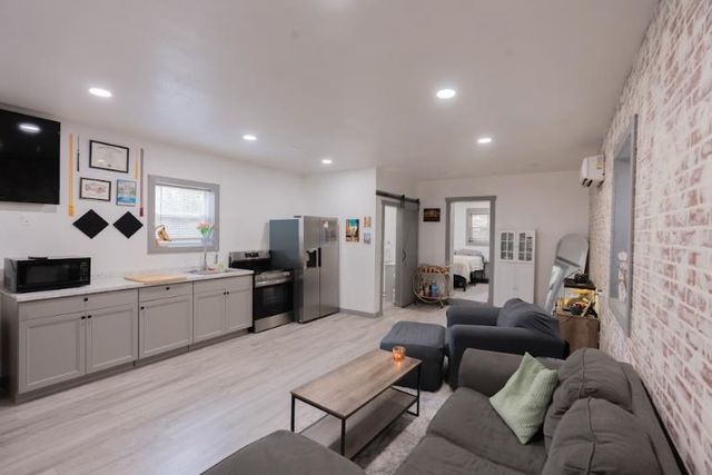 2950 George Street, Tallahassee, FL 32310