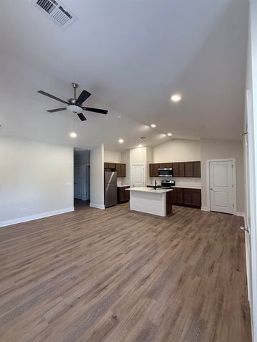 504 E Hayes St, Valley Center, KS 67147