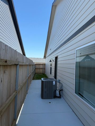 504 E Hayes St, Valley Center, KS 67147