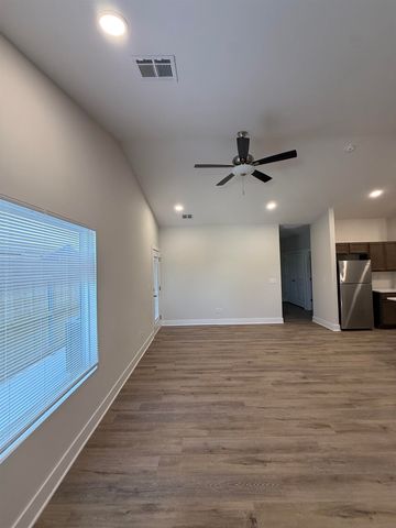 504 E Hayes St, Valley Center, KS 67147