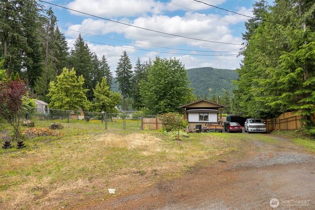 8372 Juniper Lane, Maple Falls, WA 98266