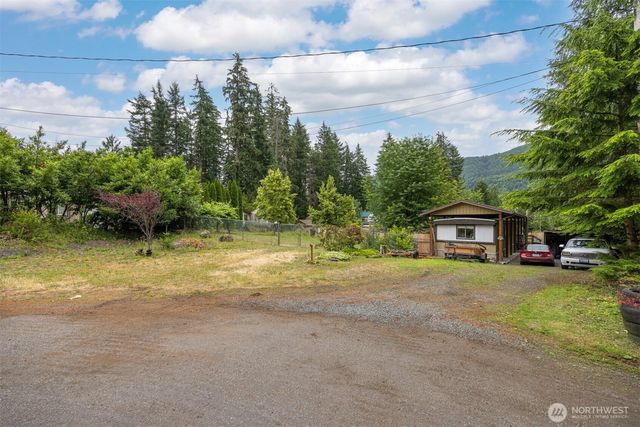 8372 Juniper Lane, Maple Falls, WA 98266