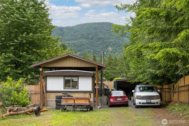 8372 Juniper Lane, Maple Falls, WA 98266